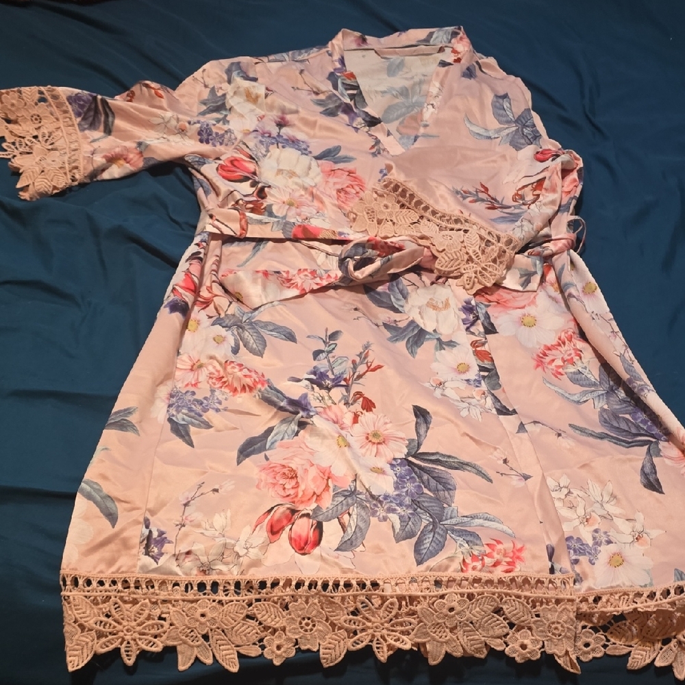 Floral Kimono Robe with Lace Trim